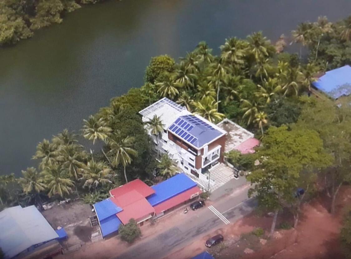 Thenmala Hormuz Inn Kolattupuzha Exterior foto